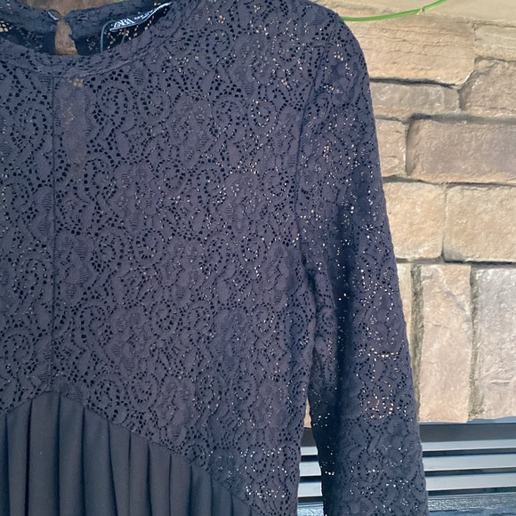 LACE PLEATED DRESS - Picture 4 of 4